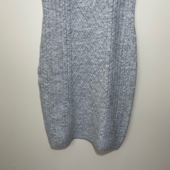 House of Harlow Bodycon Cable Knit Midi Dress - Picture 4 of 6
